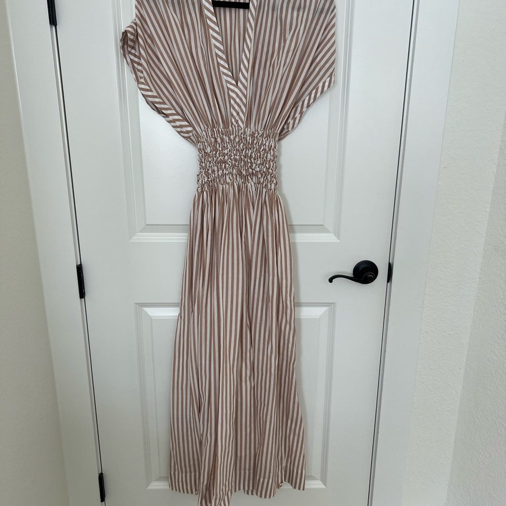 Chic Striped Maxi Dress in Cream - Picture 3 of 5